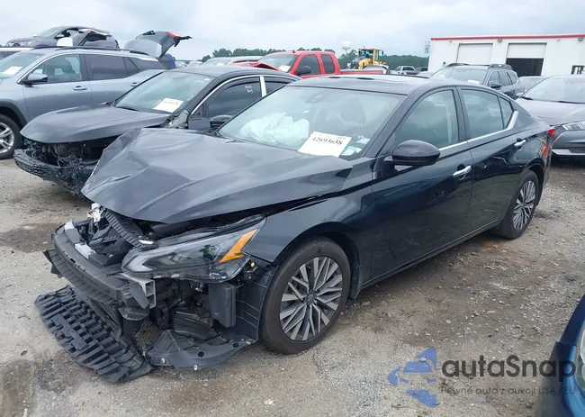 1N4BL4DV2PN329637: 42693658