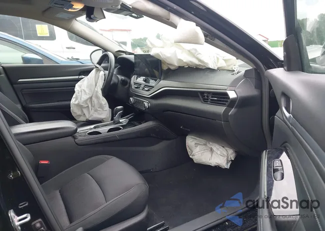 1N4BL4DV2PN329637: 42693658