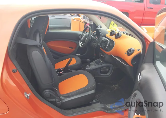 WMEFJ5DA6GK051588: 42693844