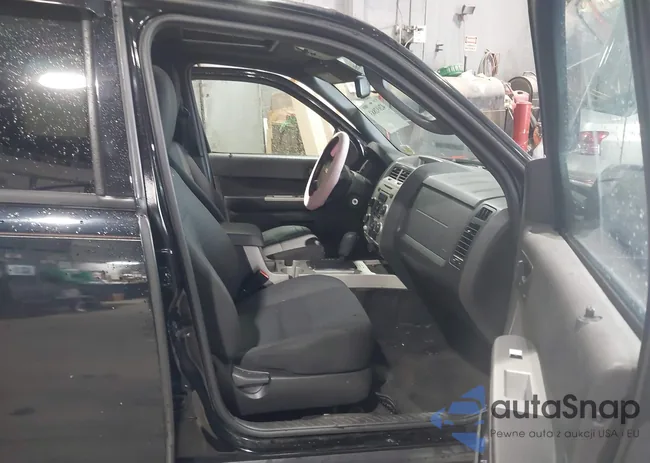 1FMCU9D73CKB26161: 42692883