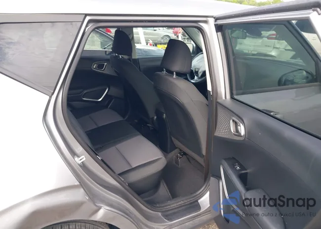 KNDJ23AU3P7874832: 42693155