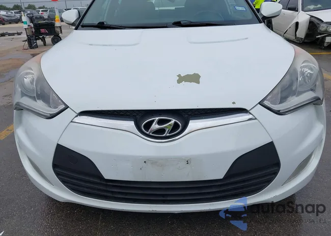 KMHTC6AD7HU304774: 42693195