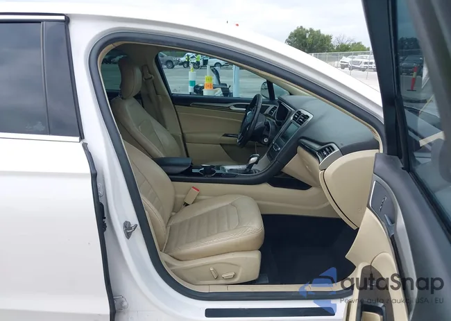 3FA6P0LUXER226838: 42694308