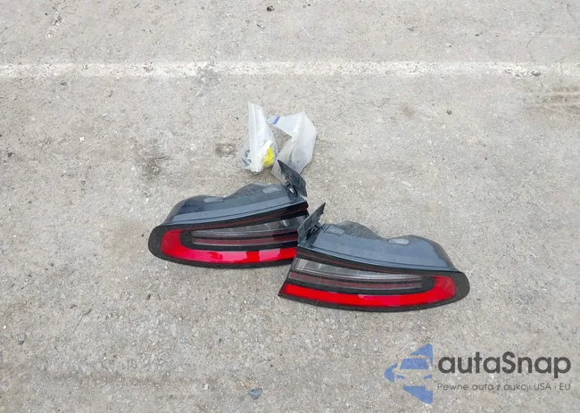 2C3CDXHG7PH671526: 42694355