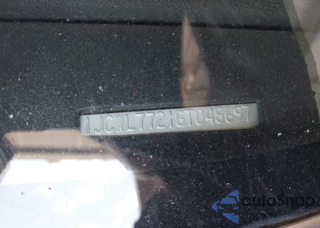 1JCWL7721GT045697: 42694372