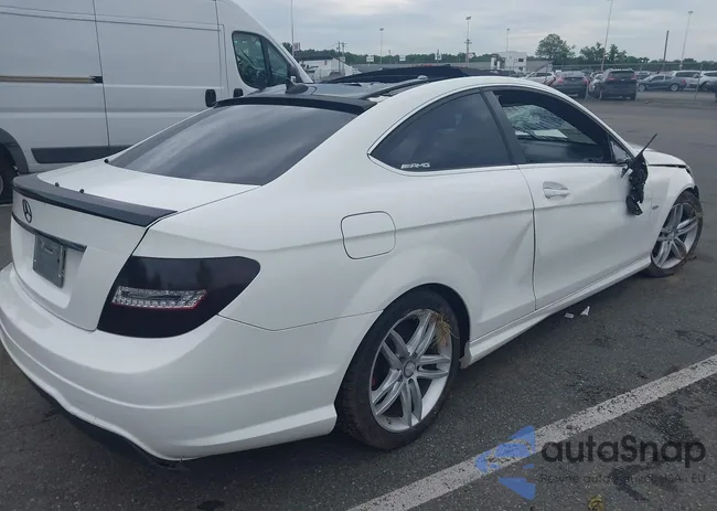 WDDGJ4HB1EG163012: 42694401