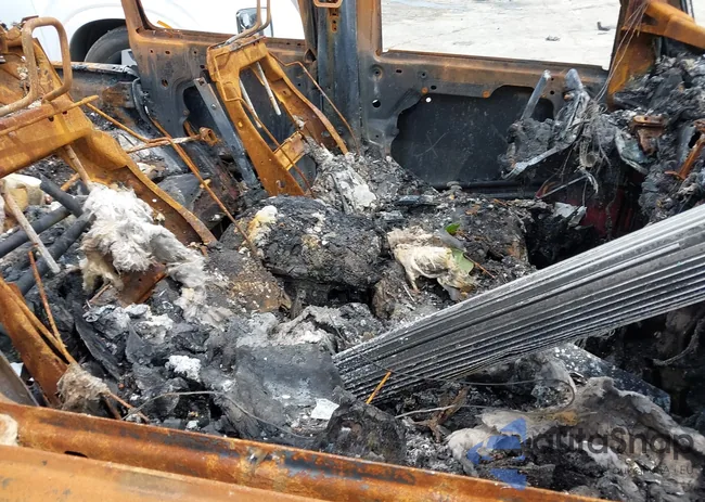 1C4BJWDG8HL500580: 42694553