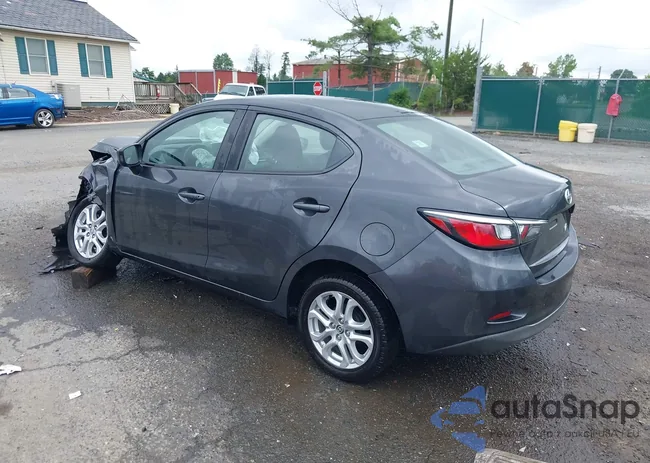 3MYDLBZV3GY138815: 42694595