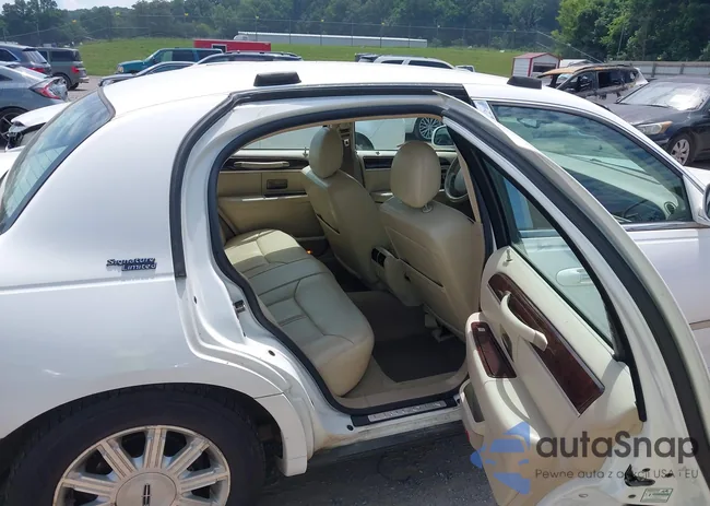 2LNHM82V79X631577: 42694658