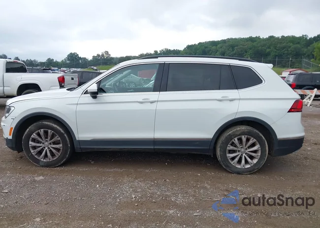 3VV3B7AX4JM003656: 42695320