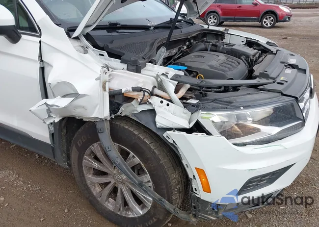 3VV3B7AX4JM003656: 42695320