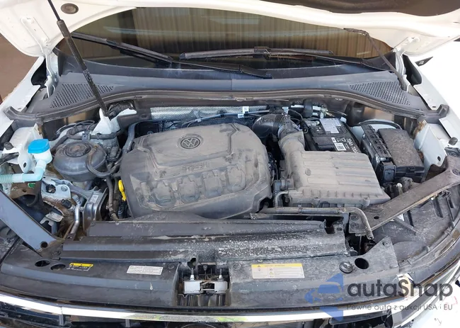 3VVCB7AX1RM043852: 42695582