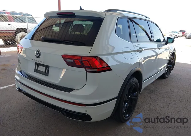 3VVCB7AX1RM043852: 42695582