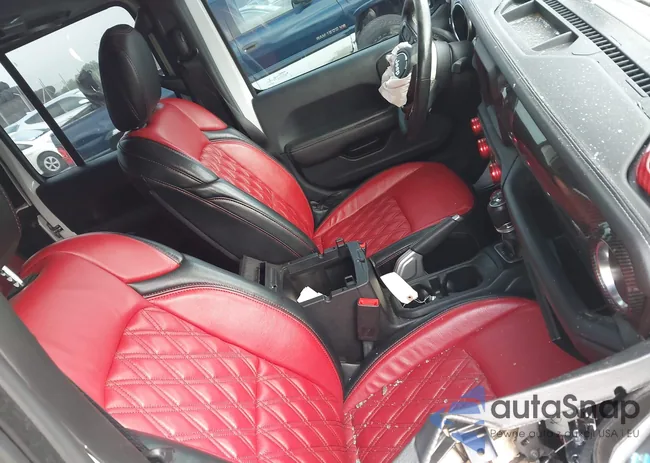 1C48JXEG6JW278415: 42695585