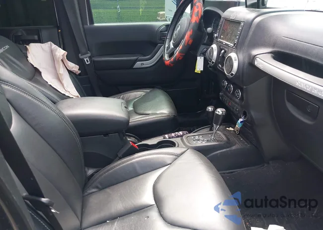 1C4HJWFG8HL575755: 42695650