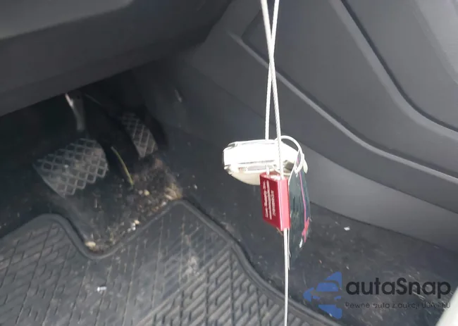 3VV2B7AX0KM131793: 42695768