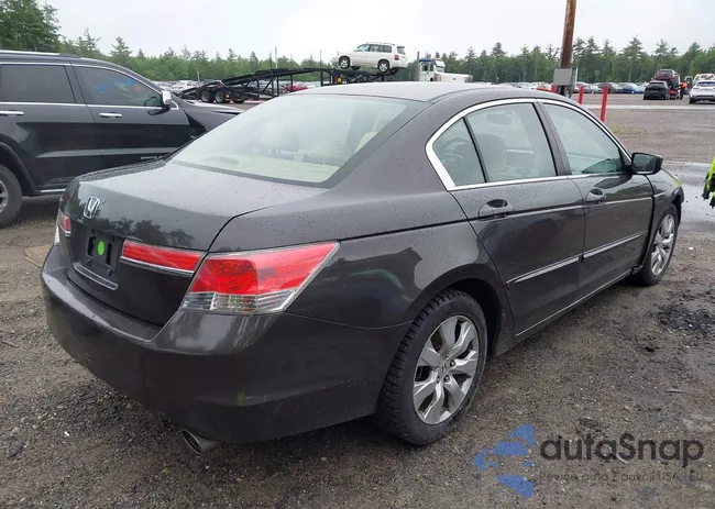 1HGCP2F32BA015300: 42695008