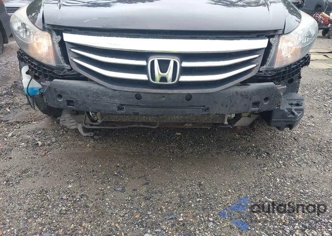 1HGCP2F32BA015300: 42695008