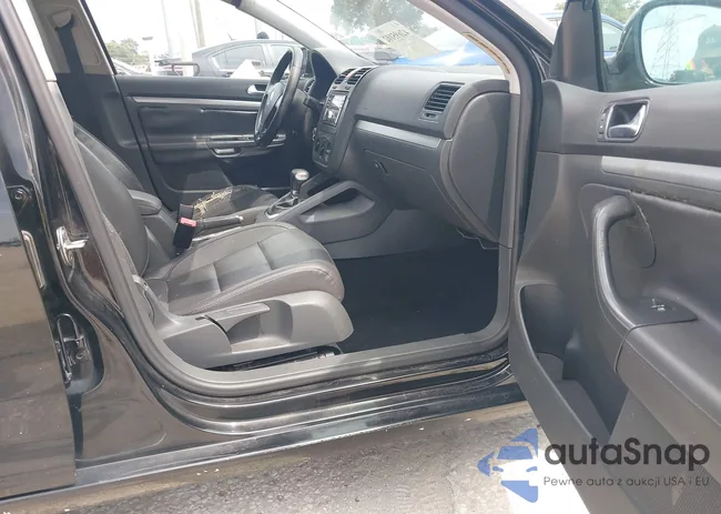 3VWRM71K38M174686: 42695102