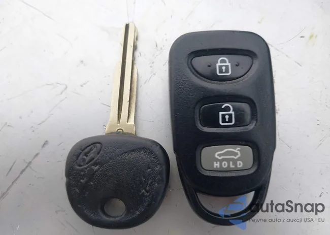 KMHDH4AE3FU277640: 42696385