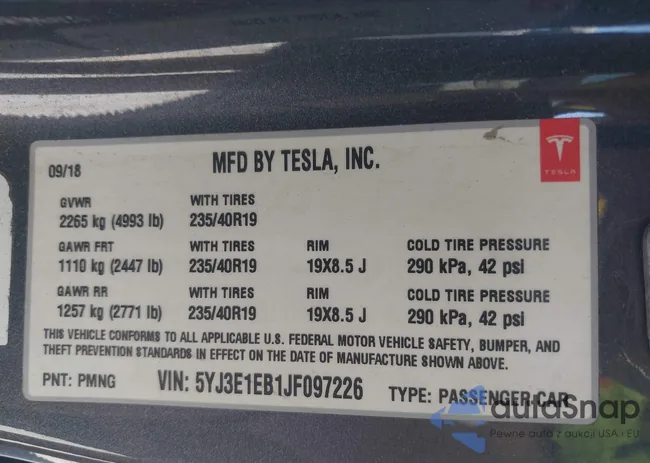 5YJ3E1EB1JF097226: 42696547