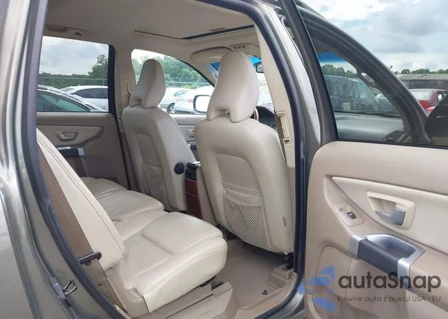 YV4CY982391522643: 42697349