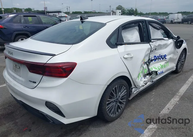 3KPF54AD3PE674312: 42697408