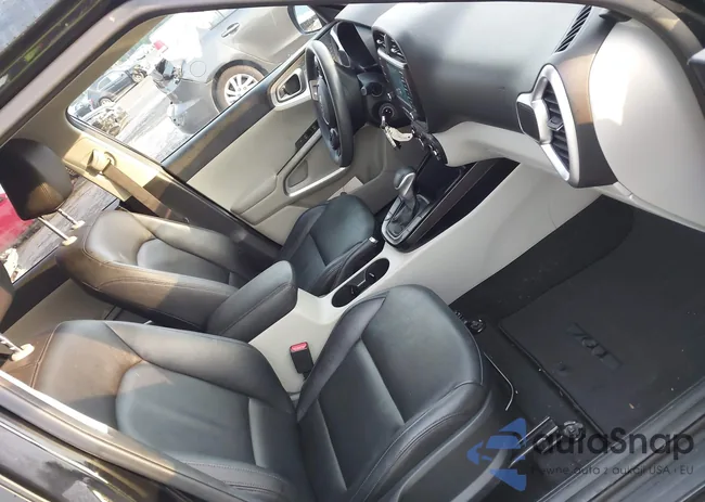 KNDJ23AU7M7139802: 42697832