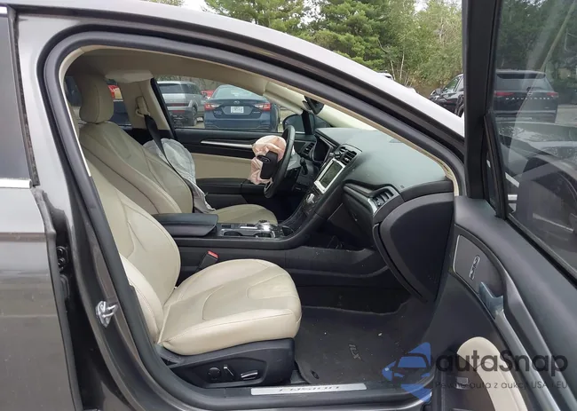 3FA6P0D92JR168969: 42697853