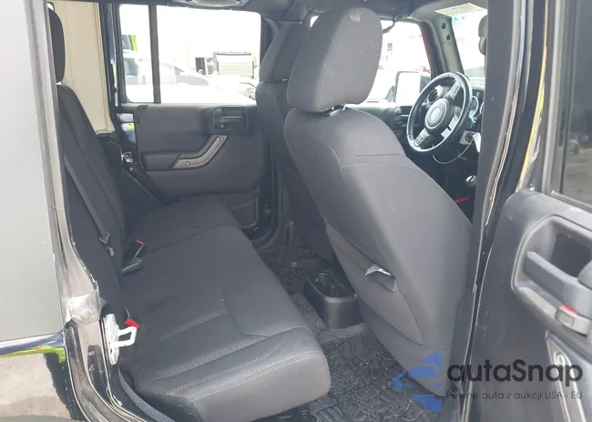 1C4BJWDG7DL583686: 42697089