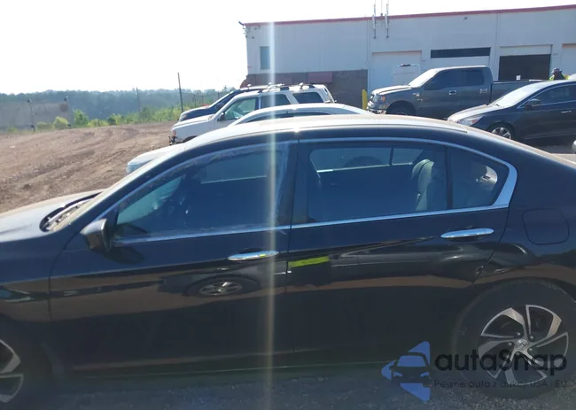 1HGCR2F39GA183887: 42698472