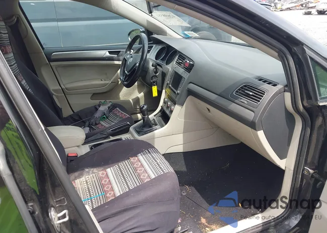 3VW117AU2HM071637: 42698581