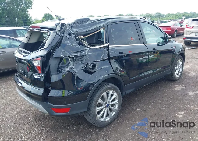 1FMCU9J9XHUD37827: 42698007