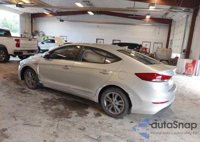 5NPD84LF0JH225542: 42699505