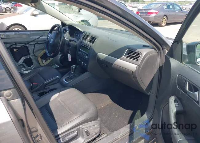 3VWD17AJ8EM247640: 42699767