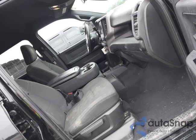 3C6UR5CL2NG160885: 42700419