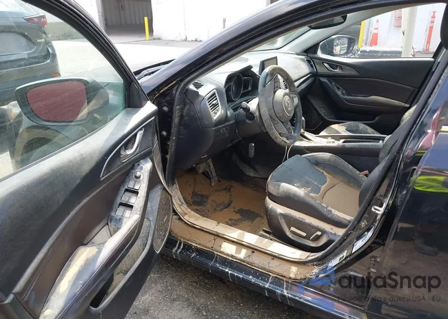 3MZBN1W36HM132574: 42700422