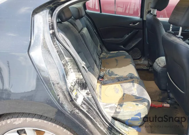 3MZBN1W36HM132574: 42700422