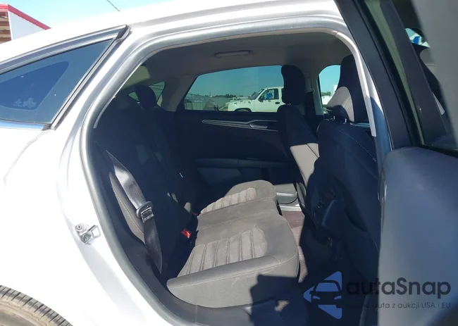 3FA6P0LU5HR129986: 42699893