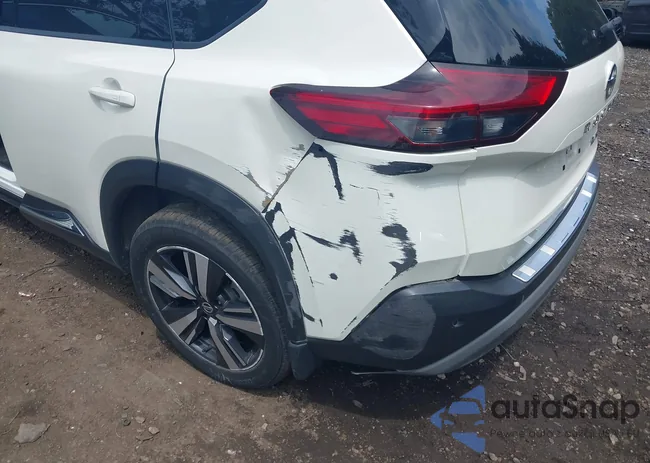 JN8AT3CB2MW233105: 42700101