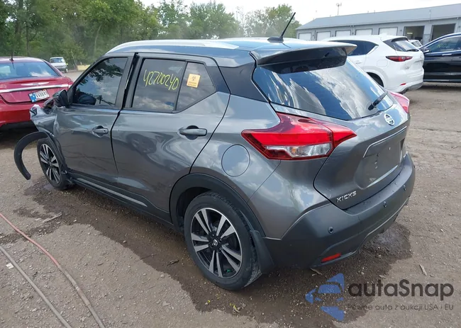 3N1CP5DV9LL551033: 42700240