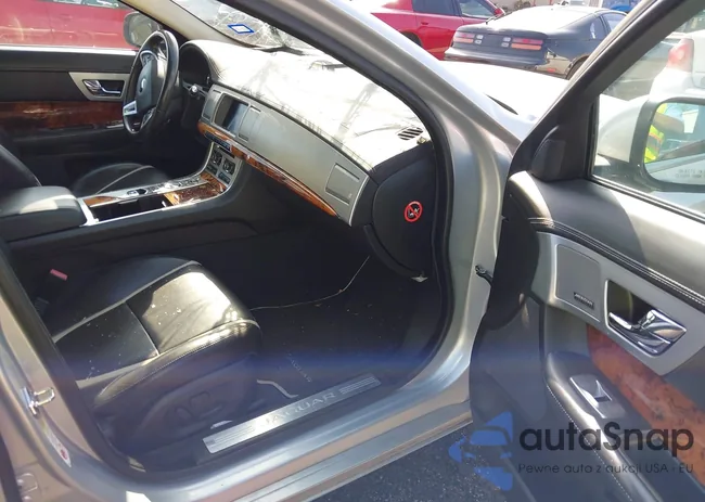 SAJWA0F70F8U67359: 42701277