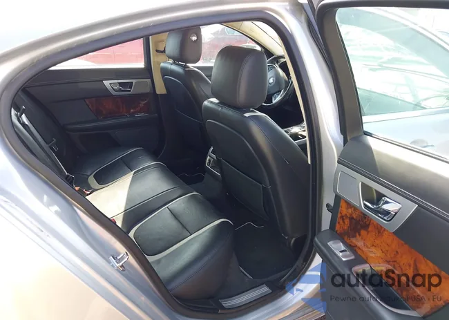 SAJWA0F70F8U67359: 42701277