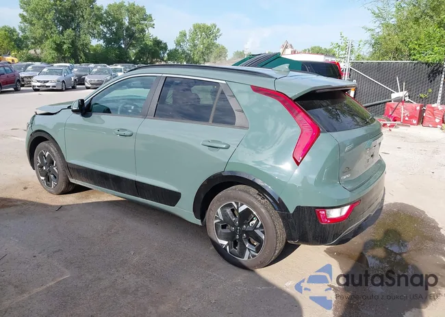 KNDCR3L13P5059291: 42701376