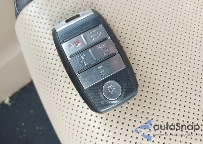 KNDMC5C17F6056047: 42701456