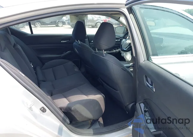 1N4BL4DW7MN395220: 42701540