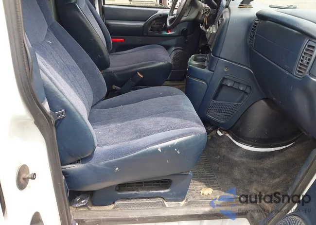 1GCDM19W81B119651: 42701594