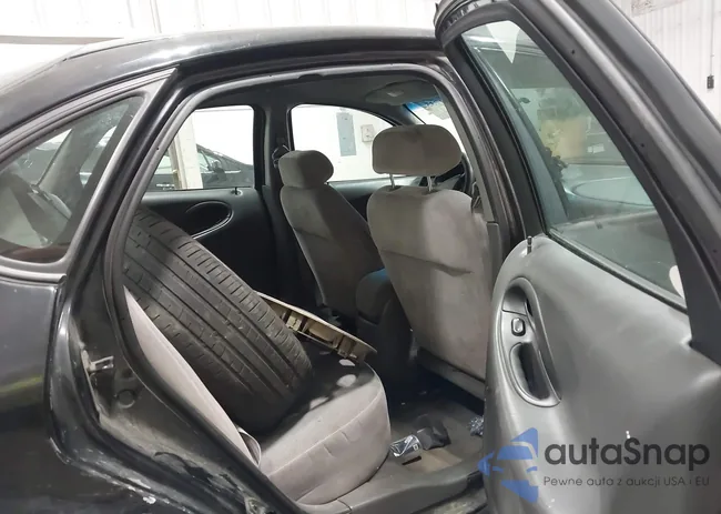 1FAFP53U0XA277372: 42701735