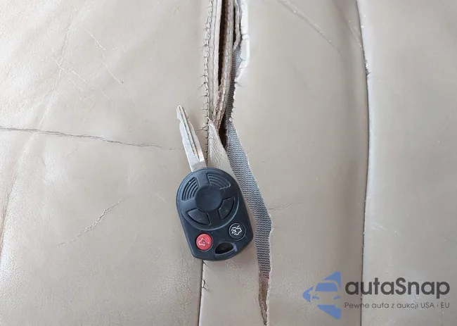 1FMCU0EG1AKA31203: 42700916