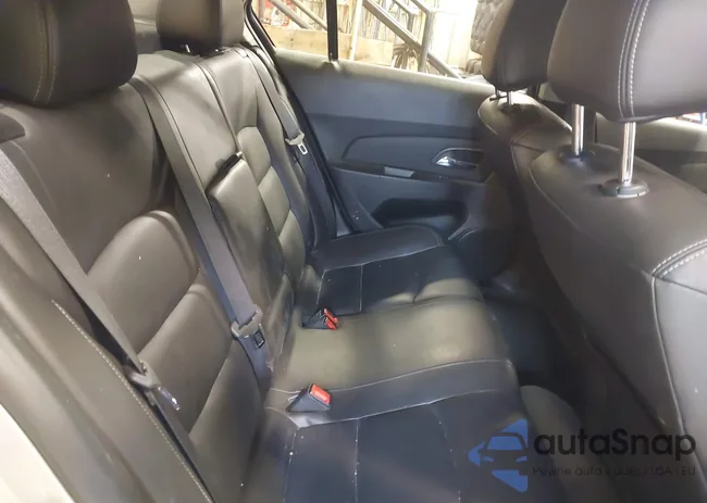 1G1PE5SB9F7159247: 42701023